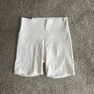 ARITZIA TNA Chill Atomosphere Biker Shorts